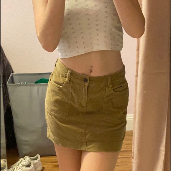 tan mini skirt - Picture 3 of 3
